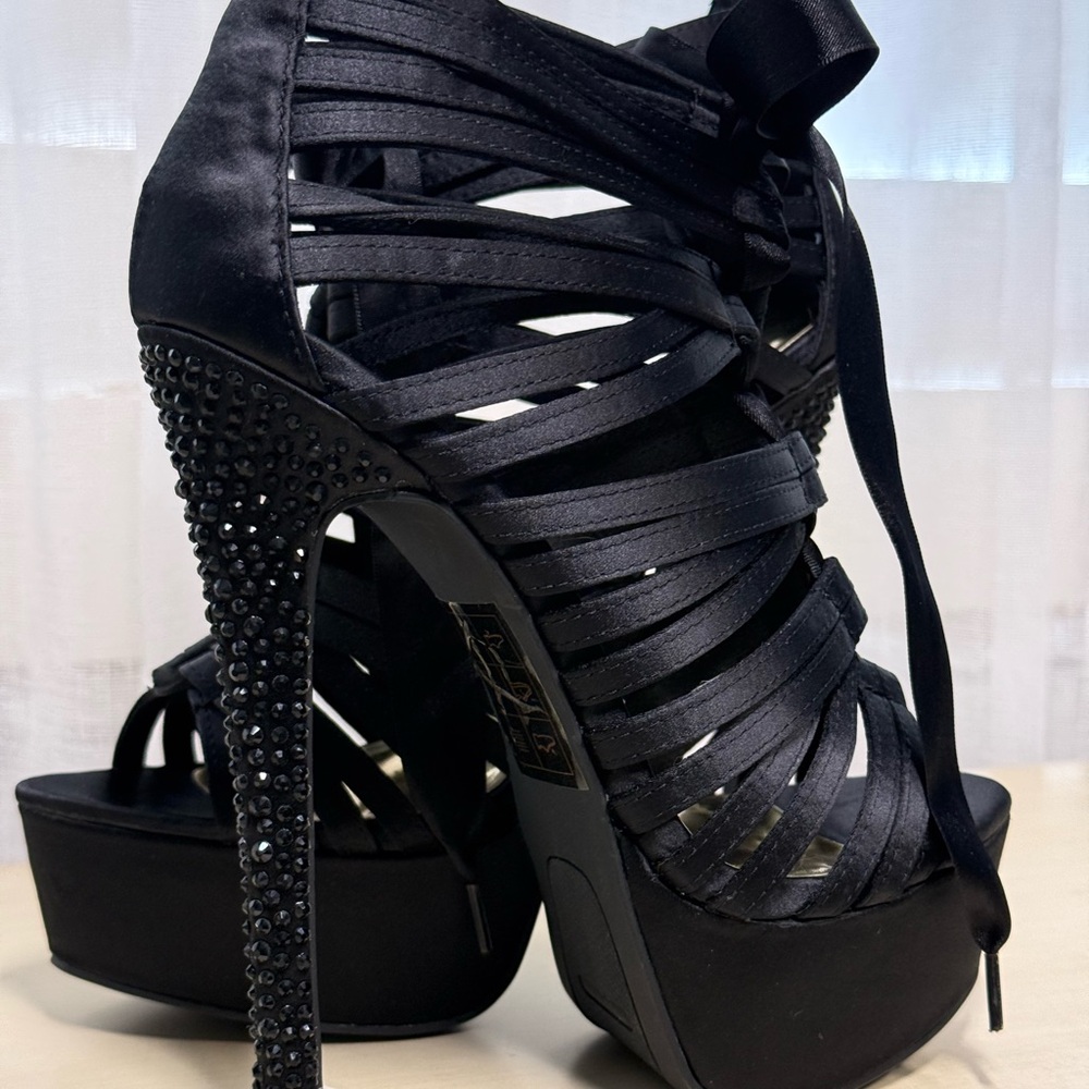 NWT bebe “RINA” Black Satin Crystal embellished platform heels. Never worn!!